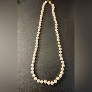 Roman RMN Vintage 22" Around Neck  Singke Strand Pearls With Gold Tone Clasp